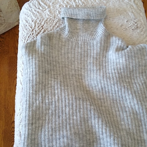 Divided Turtleneck Sweater - Picture 11 of 11